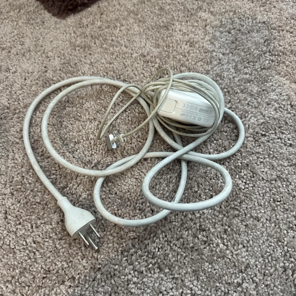Apple - 45W MagSafe‎ 2 Power Adapter with Magnetic DC Connector - White